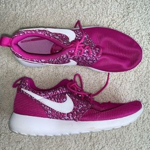 Nike Rosche Run Shoes